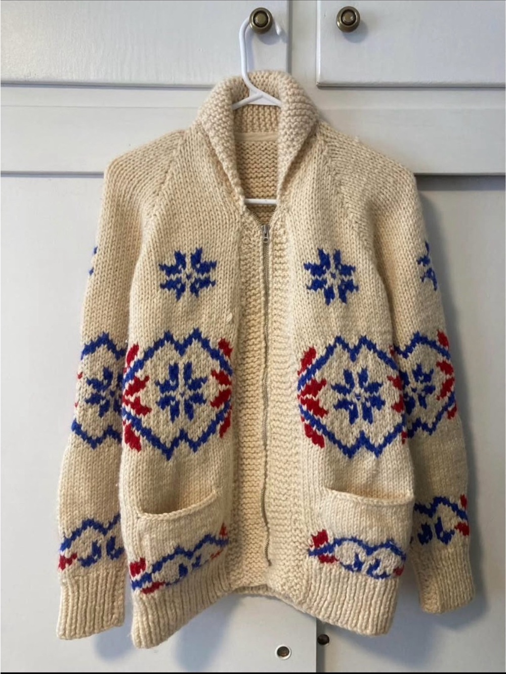 Women’s 1960’s Mary Maxim Sweater
